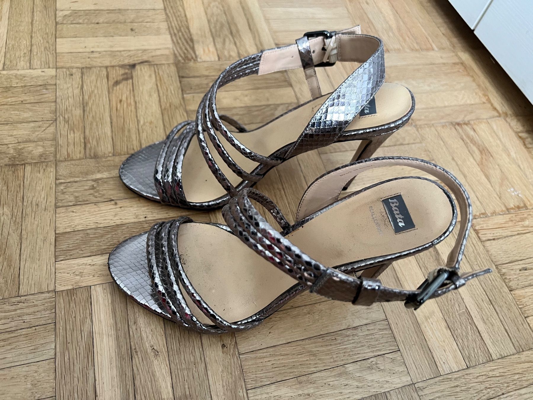 Damenschuhe: Bata Leder Sandalette / grösse 39 – Gebraucht aus Effretikon von YaMn 1