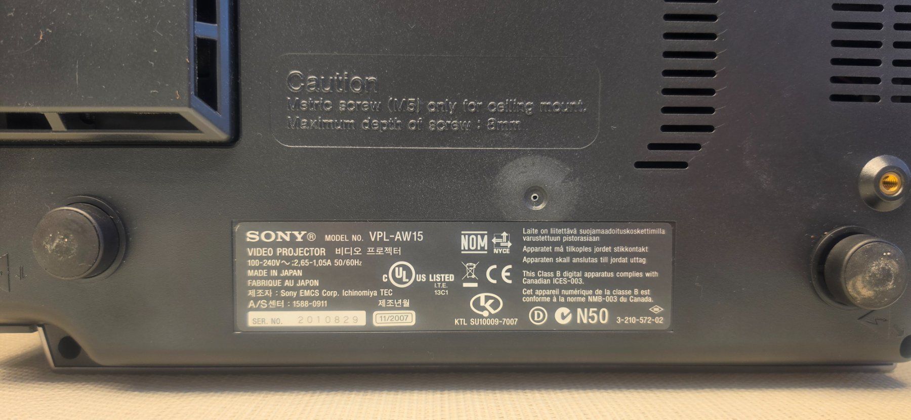 Sony Videoprojektoren: Sony Beamer VPL-AW15. – Gebraucht aus Oftringen von Keiti5 1