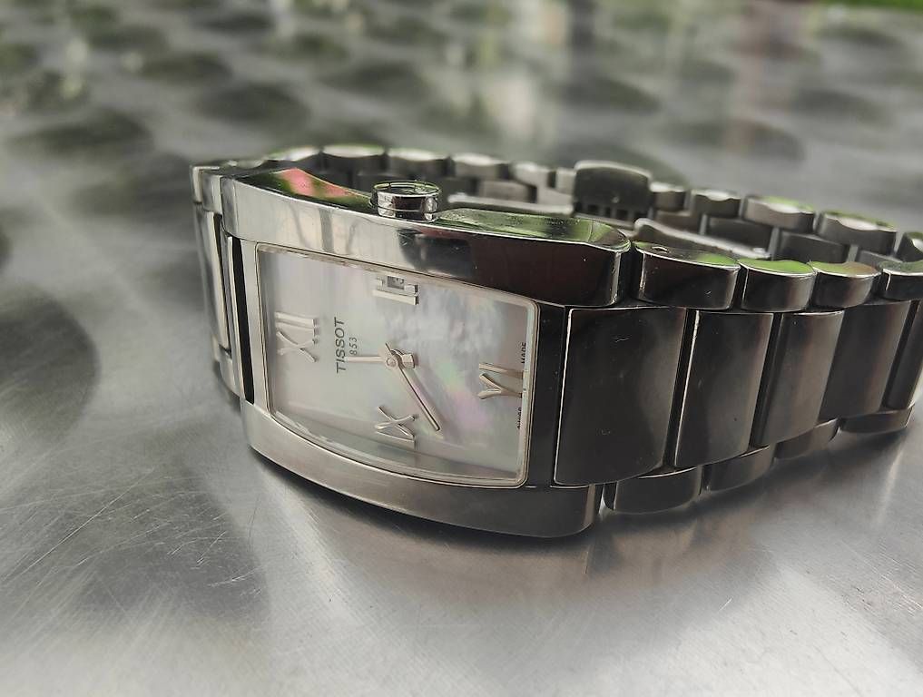 Orologi: Tissot Damenuhr Perlmutt – Usato da Uerkheim venduto da Motz80 2