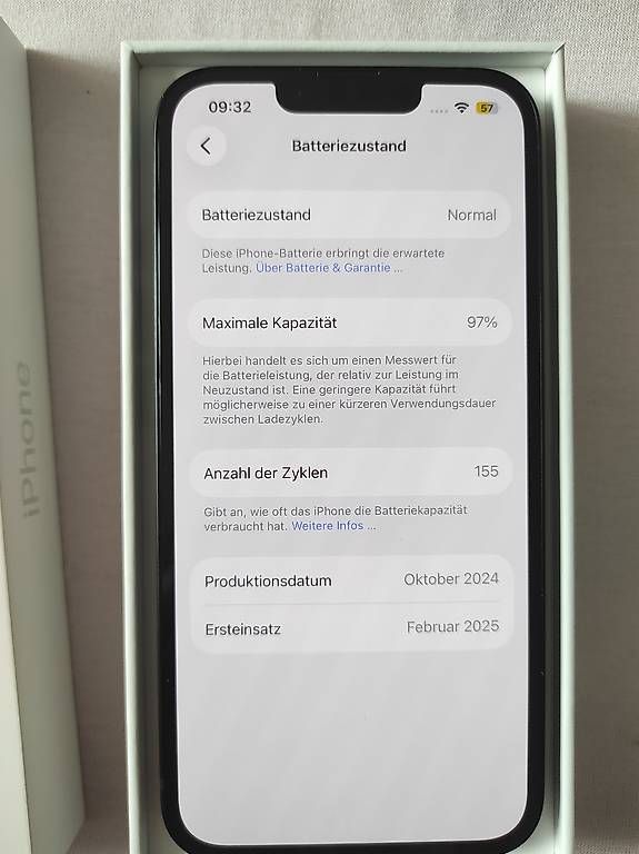 Handys / Smartphones: iPhone 16e Batterie  97% – Gebraucht aus Reinach BL von mil_b29q 3