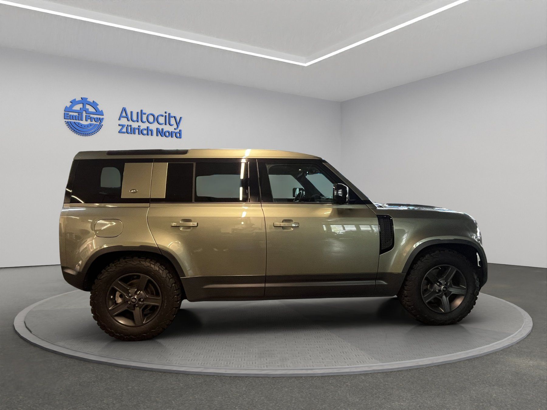 Land Rover Autos: Land Rover Defender 110 / 2.0 / SD4 – Gebraucht aus Meilen von korngeistlicht 3