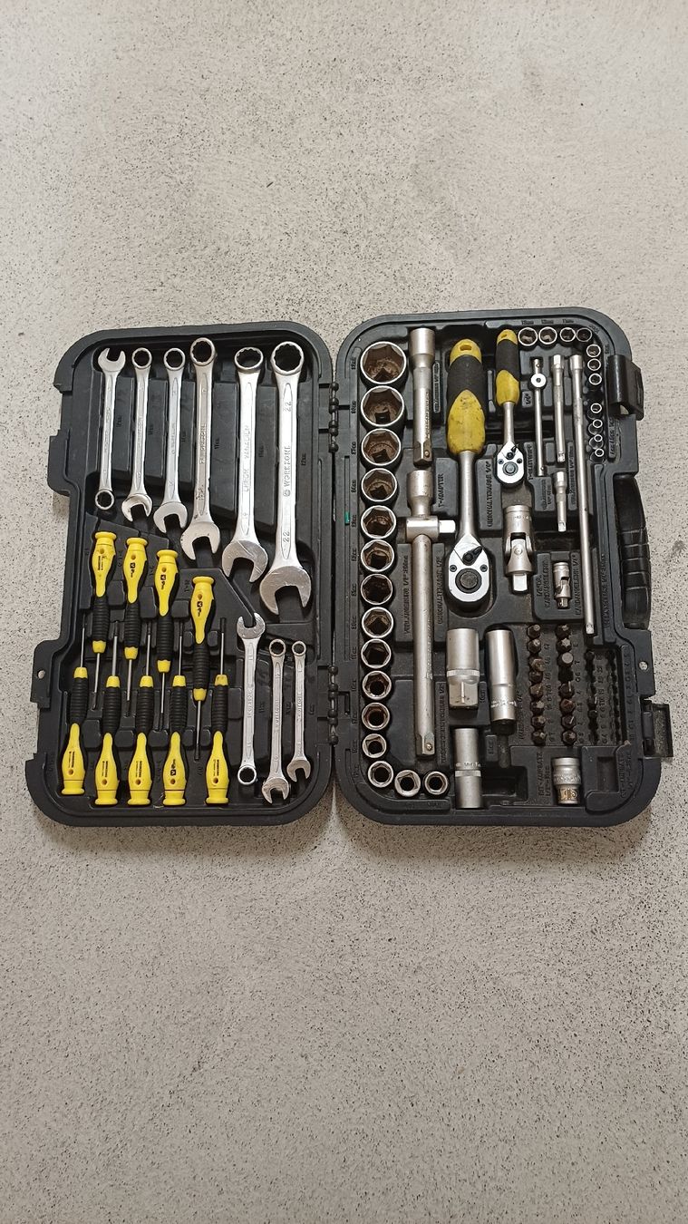 Tous les outils: Werkzeugkasten CV-Stahl  – D'occasion à Pfeffikon LU par SY-YoLo
