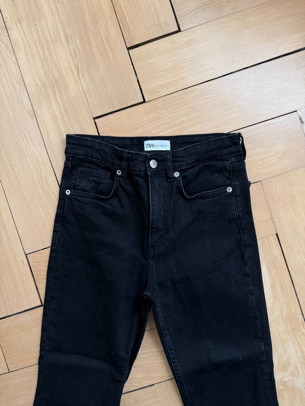 Zara Jeans: ZARA - Jeans schwarz 40 – Usato da Zürich venduto da Diazaio 1