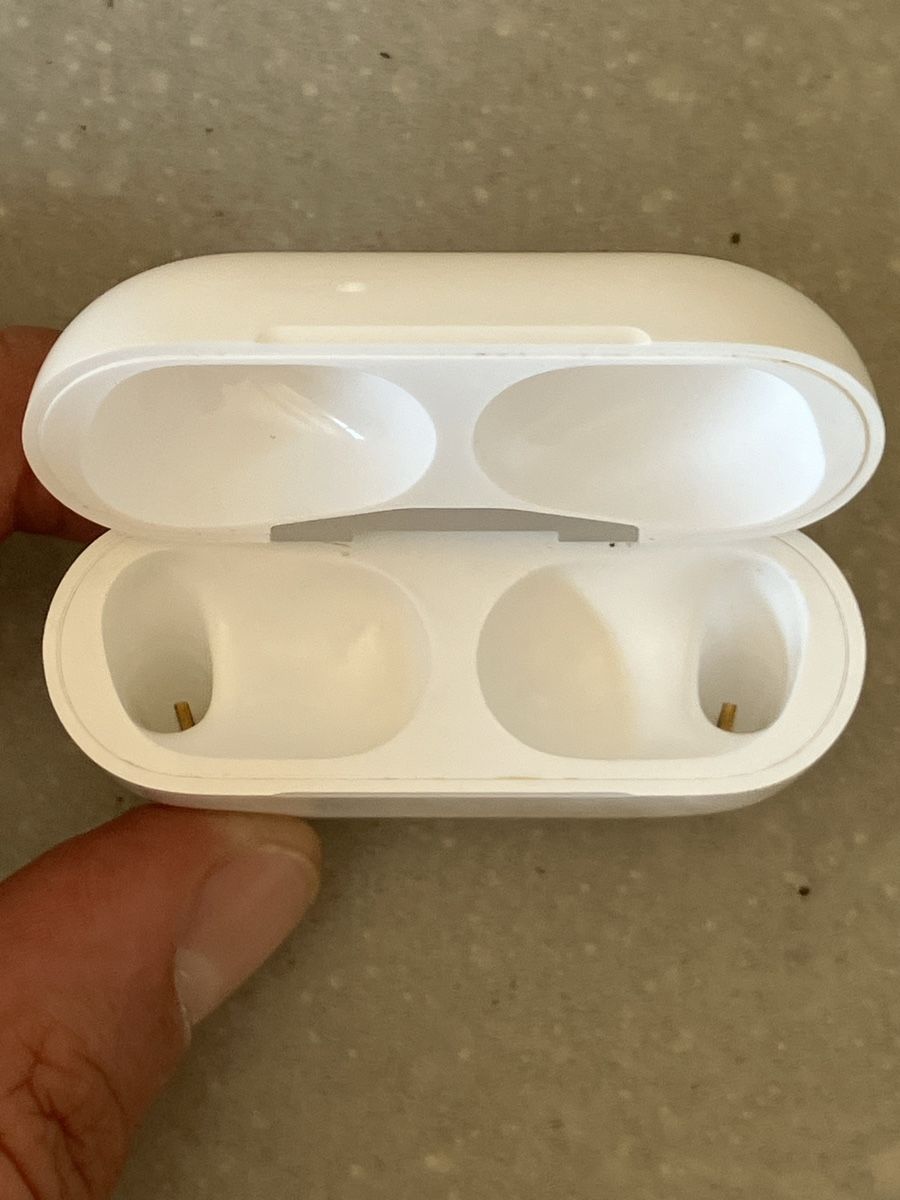 Apple Kopfhörer: APPLE AirPods Pro 1 Charging Case  – Gebraucht aus Lausanne von  7