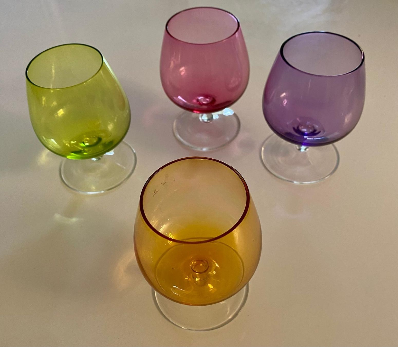 Bicchieri: 4er Set farbige Vintage Likörgläser / Schnapsgläser – Usato da Krauchthal venduto da SamsPuce 1