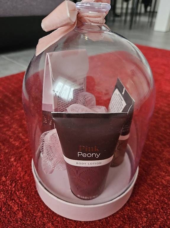 Sonstige Haarpflege: Set di 3 Wondernice Pink Peony – Gebraucht aus Bellinzona von cat_fnx5 1