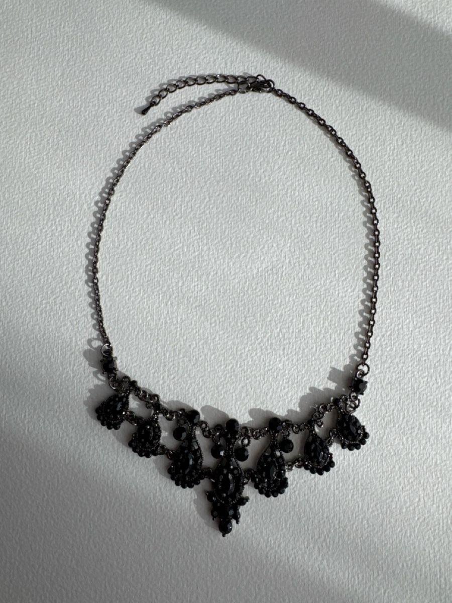 Catenine: Elegante schwarze Halskette mit Strass Steinen – Usato da HORGEN venduto da vladibarca10