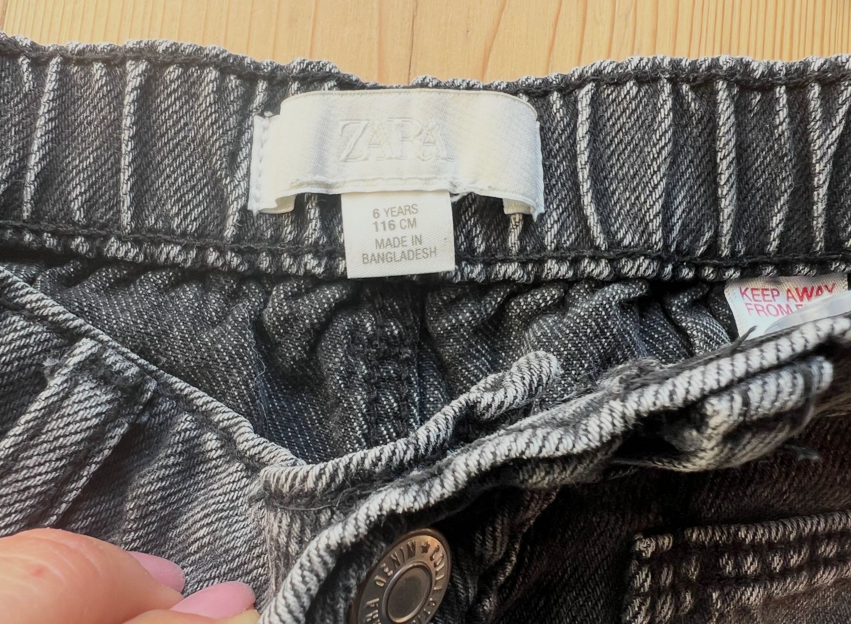 Zara Pantaloni: ZARA Shorts Gr.116 – Usato da Zürich venduto da meggimay 1