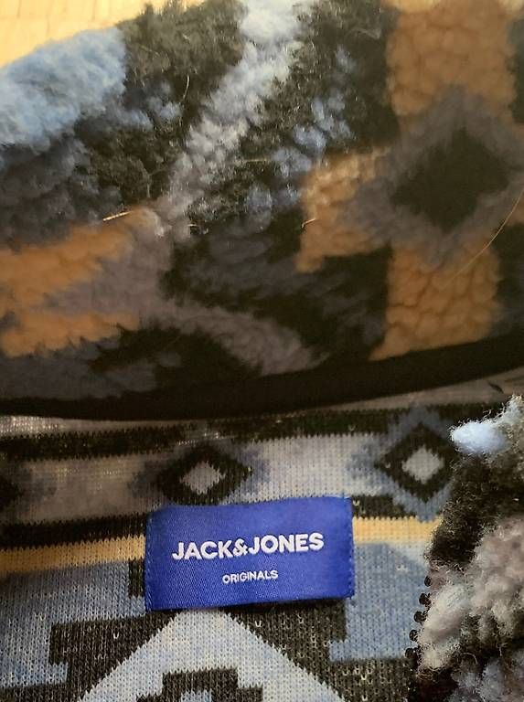 Giacche: Jack & Jones Retro Fleece Pully Original – Usato da Wädenswil venduto da Tricelini 2