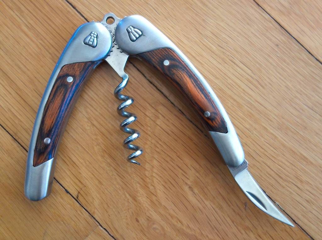 Apribottiglie & Tappi per chiusura: Laguiole Kellnermesser/ Korkenzieher in Holzbox – Usato da Uitikon Waldegg venduto da elj_q22m 3