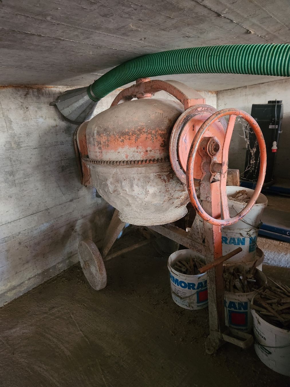 Tutte le macchine: béton mischer 380V – Usato da Rebeuvelier venduto da Sub.wrx2005