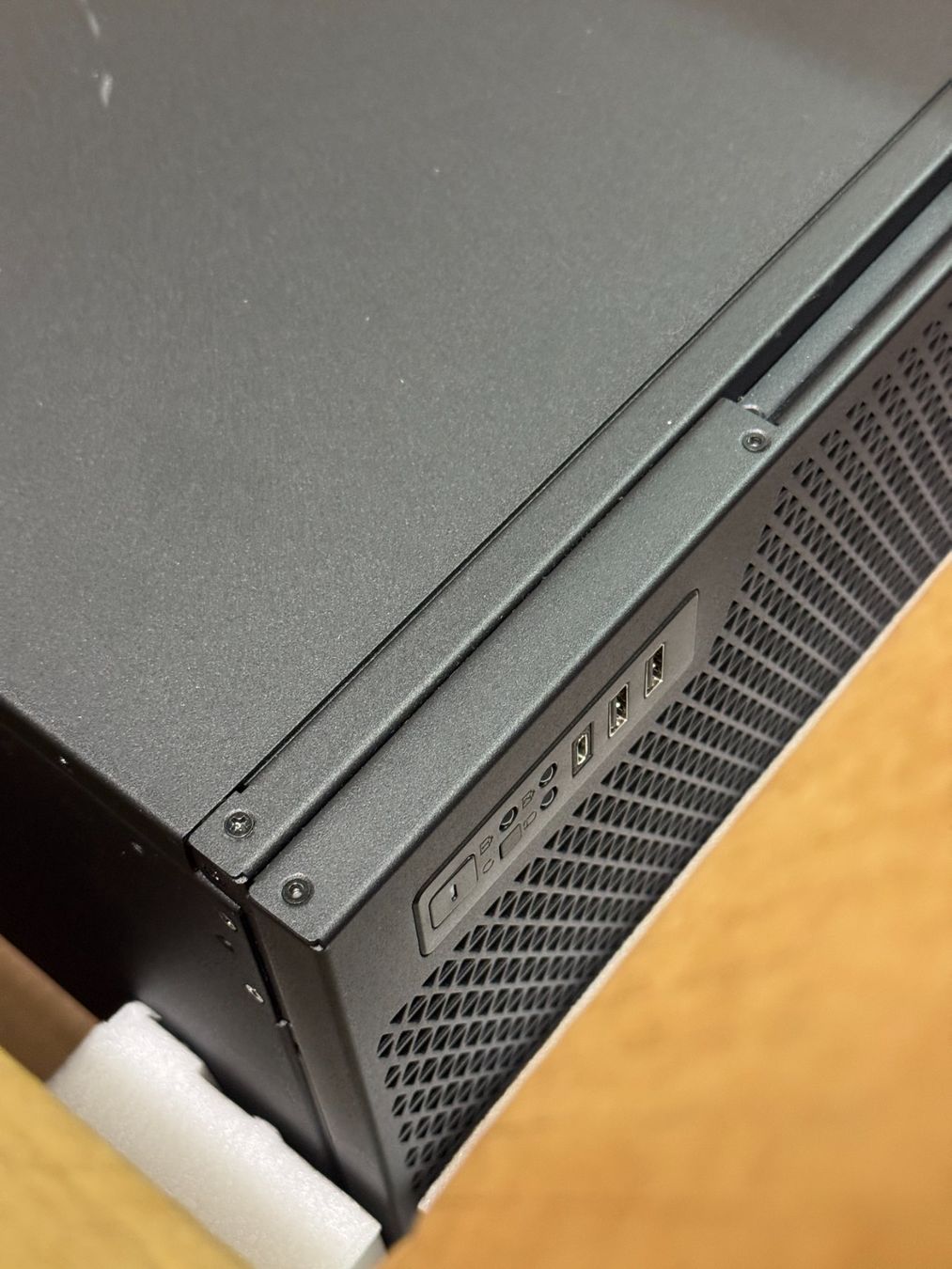 Custodie: SILVERSTONE Gehäuse RM52 ATX E-ATX mATX Mini-ITX – Nuovo (secondo la descrizione) da Basel venduto da Archi40 2