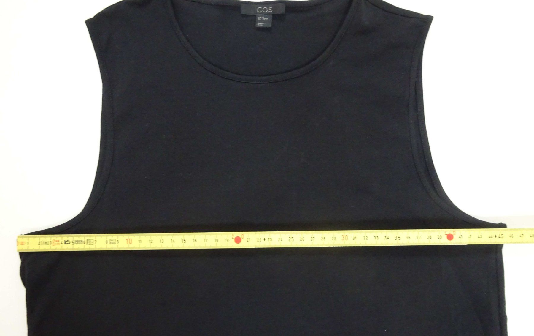 Cos Top: COS - elastisches Top - schwarz - Grösse M – Usato da Zofingen venduto da Justizia_01 2