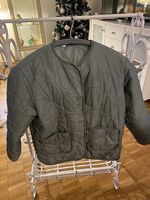 Von H&M- leichte Pufferjacke Gr. 146 