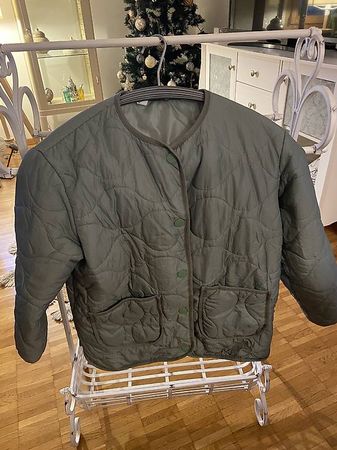 Von H&M- leichte Pufferjacke Gr. 146 