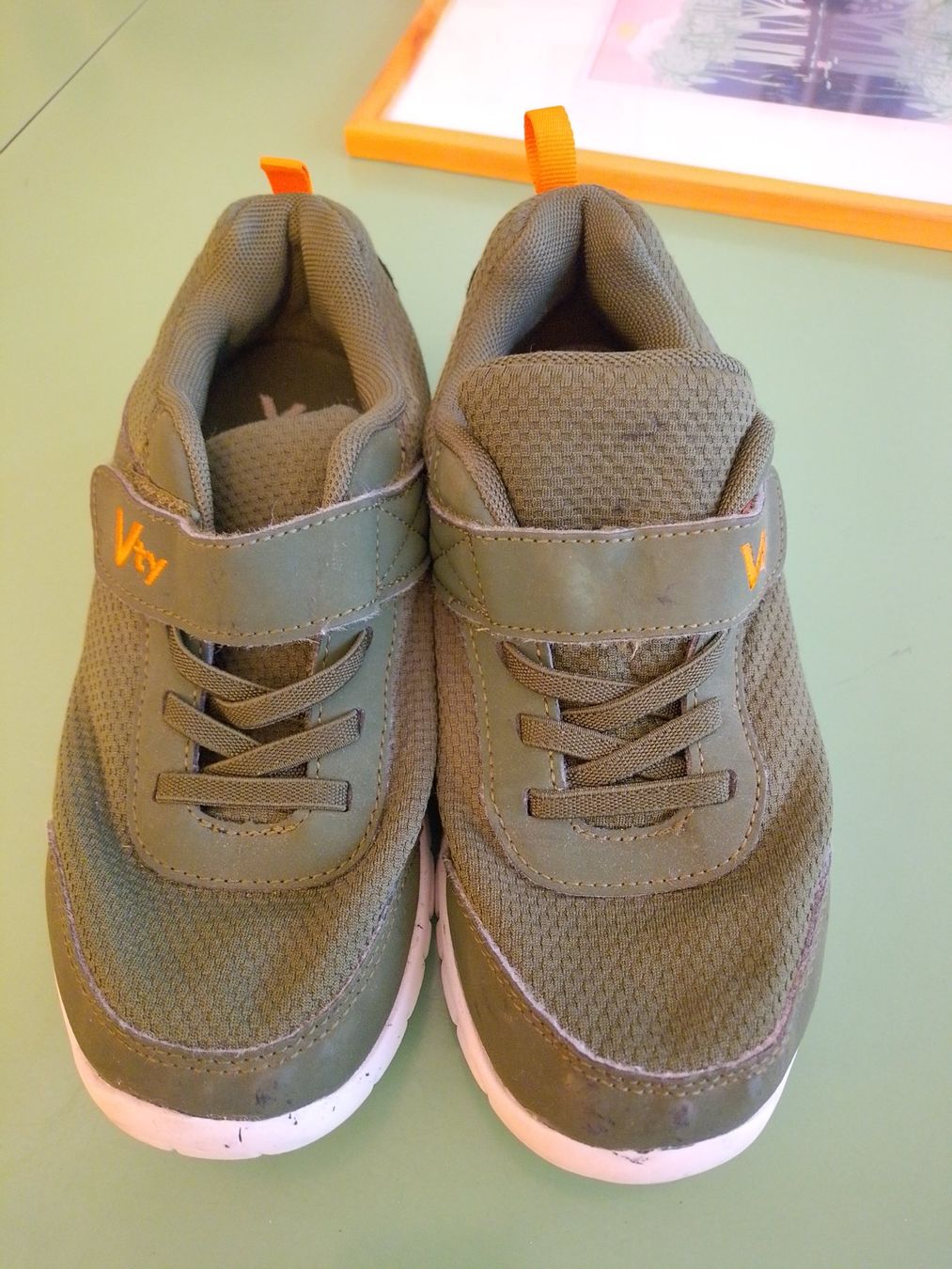 Victory Scarpe da uomo: Chaussures gym 33 – Usato da Fribourg venduto da mar_z757