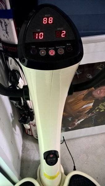 Dispositivi per massaggi: VIBRATIONSPLATTE – Usato da Cham venduto da SULZER01 1