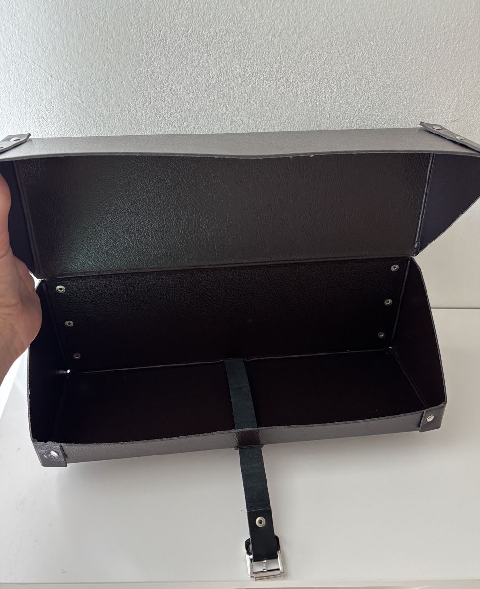Alaia Vestiti: Alaia Box. Neu! – Nuovo (secondo la descrizione) da Luzern venduto da lor_x8hx 2