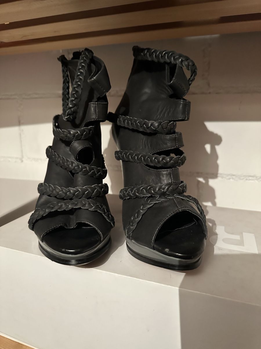Damenschuhe: Friss&Company Sandaletten, Grösse 37 – Gebraucht aus Dällikon von Sueworld 1
