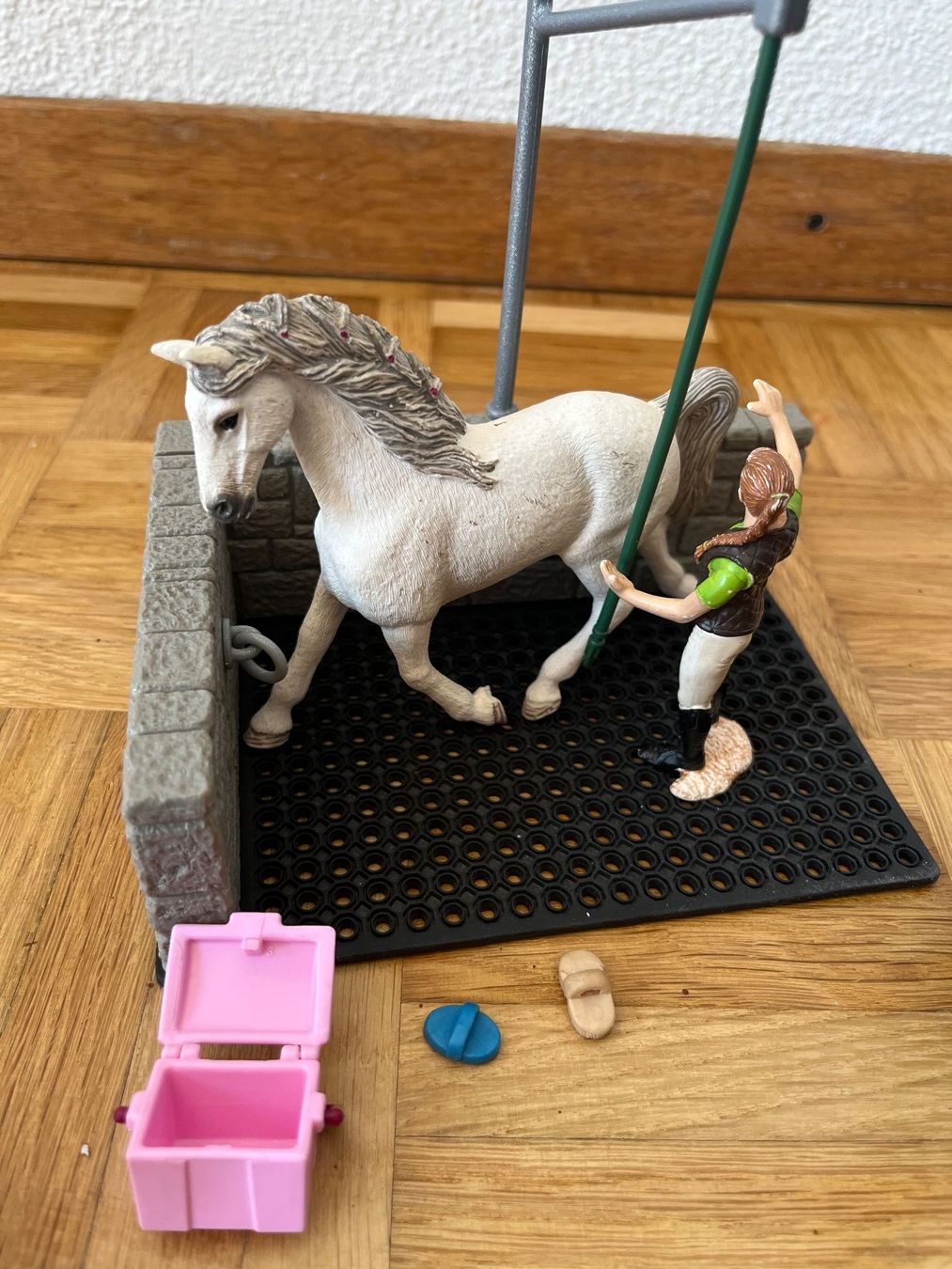 Schleich Giocattoli: Schleich Waschplatz 42104 – Usato da Reutigen venduto da treu3006 1