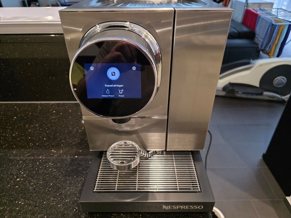 Top NESPRESSO MOMENTO 100 NP100 Typ 230 neuer Tank & Padbeh. (Gebraucht ...