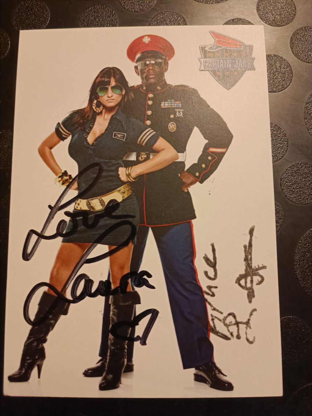 Autografi: Captain Jack -  handsignierte Autogrammkarte – Usato da Menziken venduto da Artographs
