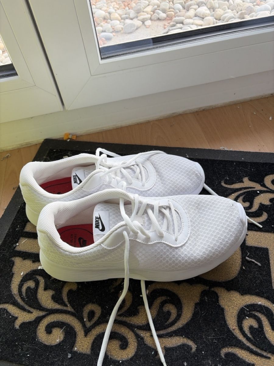 Nike Herrenschuhe: Nike Sneaker weiss Grösse 41 gebraucht  – Gebraucht aus Opfershofen TG von dan_nxk8 1
