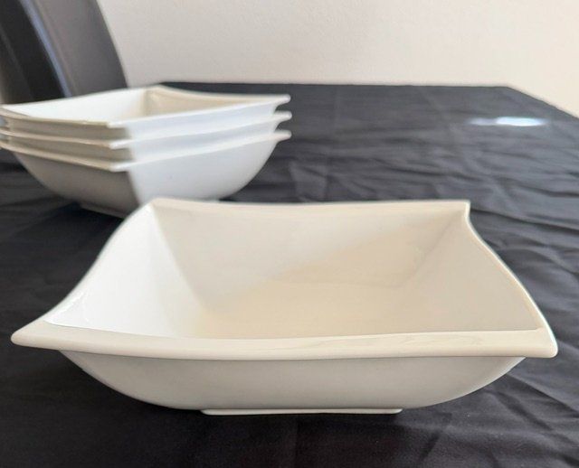 Set di piatti: Tafelservice 70 Teilig – Usato da Buch am Irchel venduto da 19HCD21 9