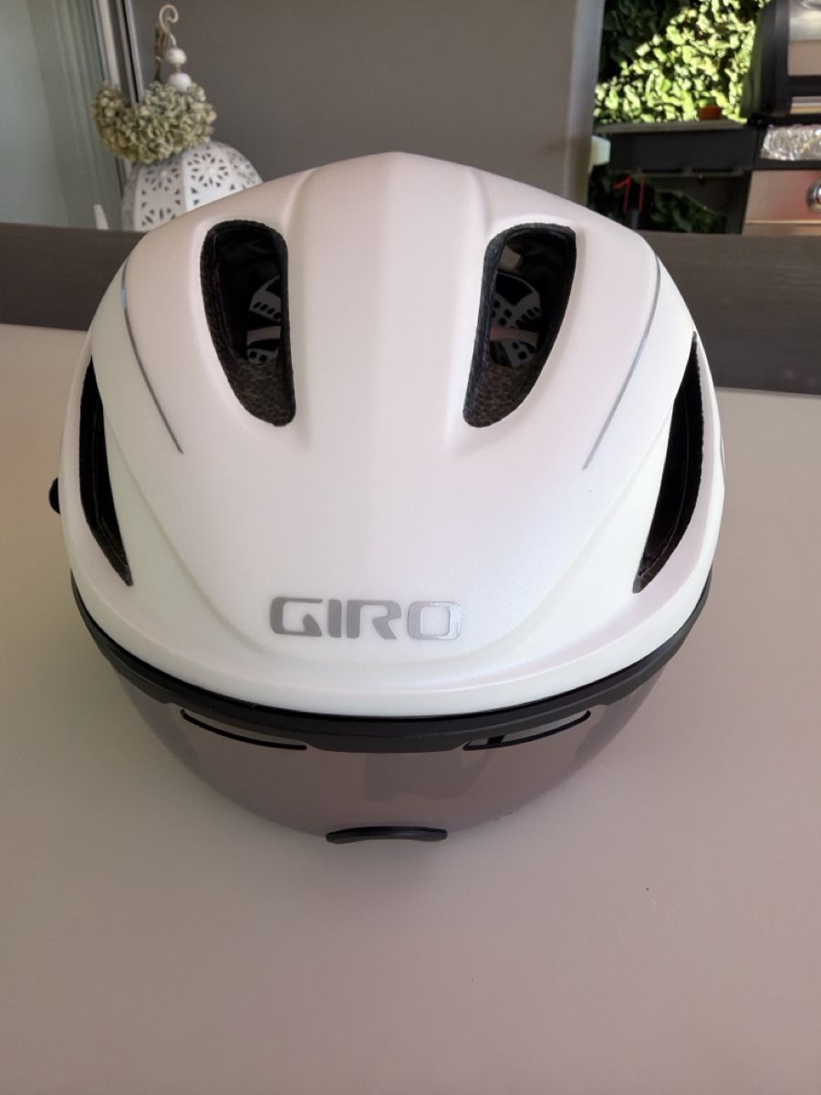 Giro Caschi: Giro Vanquish mips (m) – Usato da Mont-sur-Lausanne venduto da sashwindow