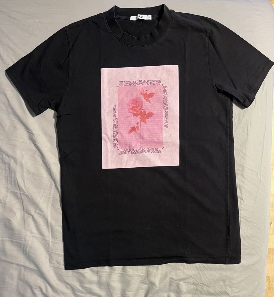 Na-kd T-shirt: NA-KD Rose Printed Tee - Size S – Usato da Winterthur venduto da goe_h859
