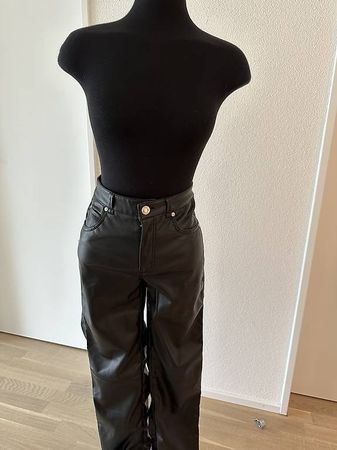 Bershka Lederhose