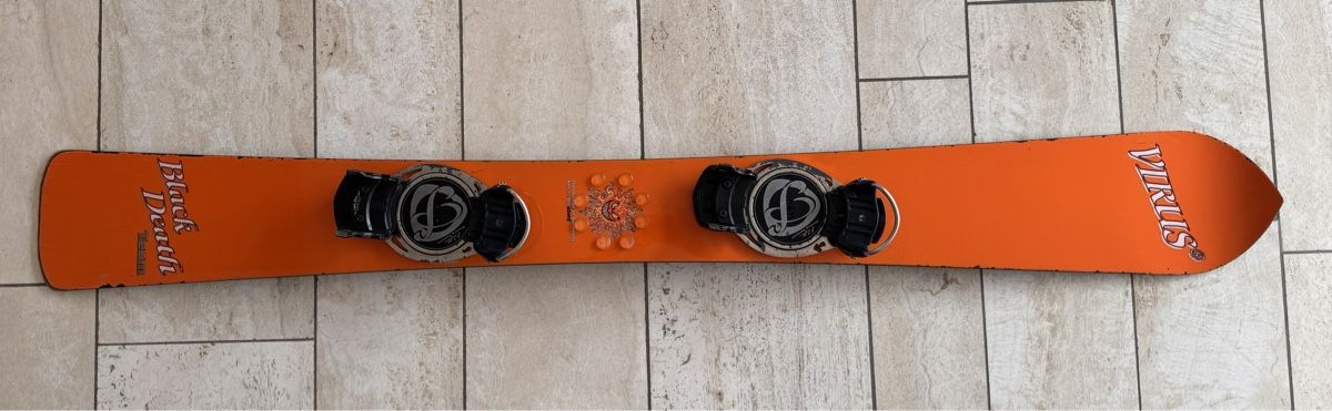 Boards: Snowboard Virus Black Death Team Edition – Gebraucht aus Ibach von