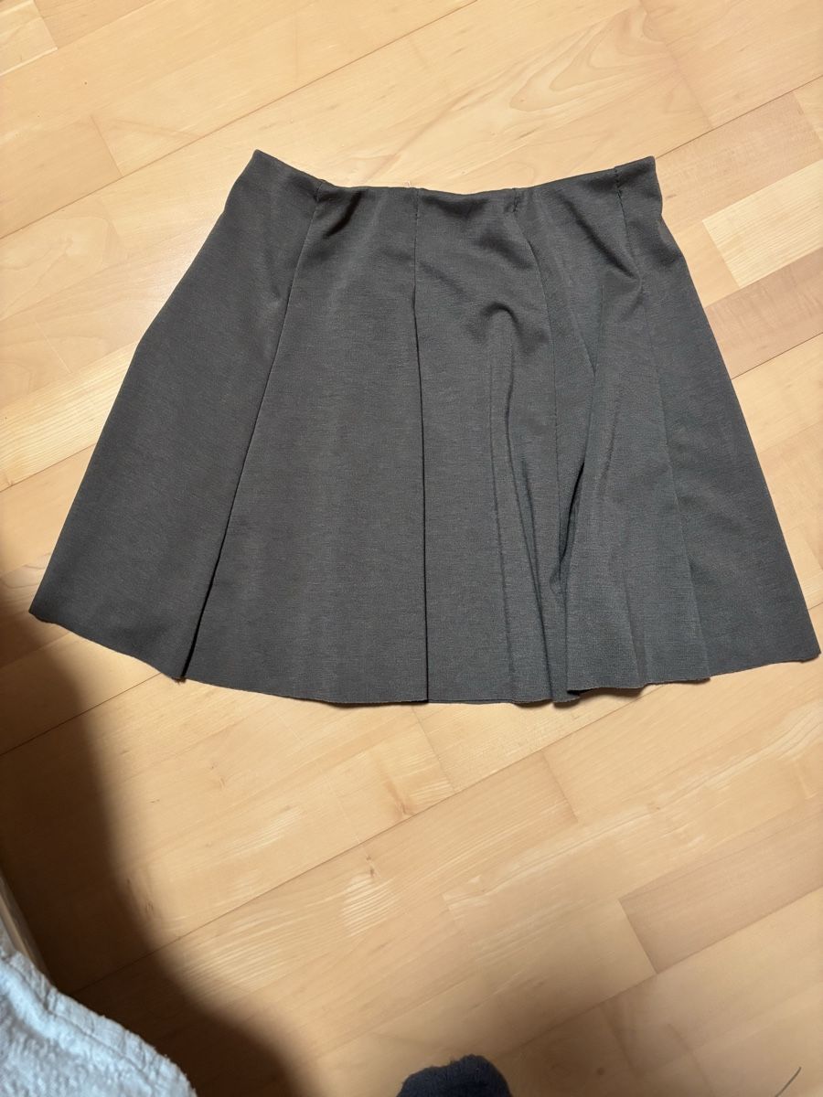 Zebra Gonne: Jupe grün S – Usato da Kesswil venduto da Branca-01 9