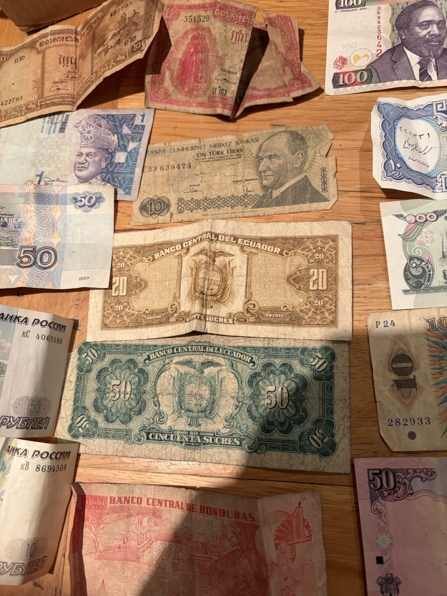 Billets de banque: Billet de banque divers pays – D'occasion à Echallens par JAR69 2