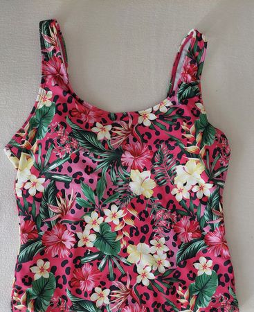 Neuer Badeanzug einteilig mit Blumen - Grösse XL / 44