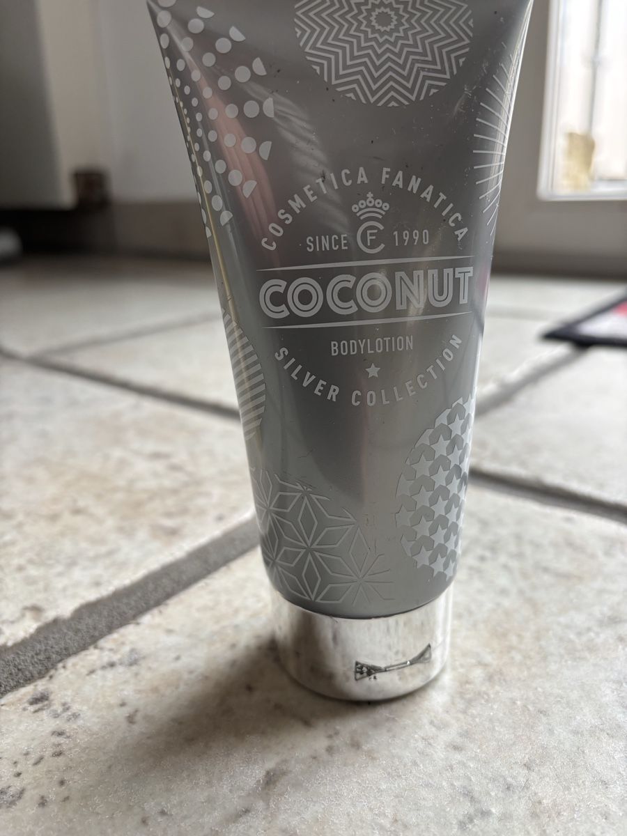 Feuchtigkeitspflege: Lotion pour le corps – Gebraucht aus Courcelon von odi_9mjv