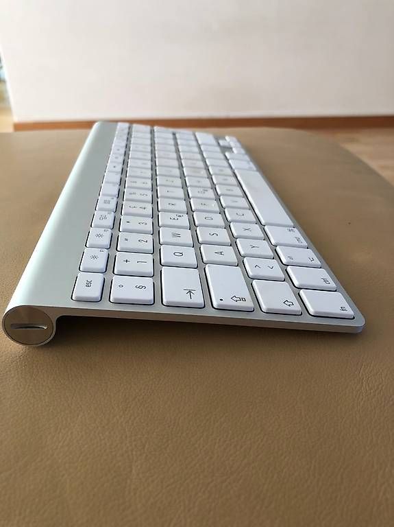 Tastaturen: Apple Magic Keyboard – Gebraucht aus Spreitenbach von V.Tasev 2