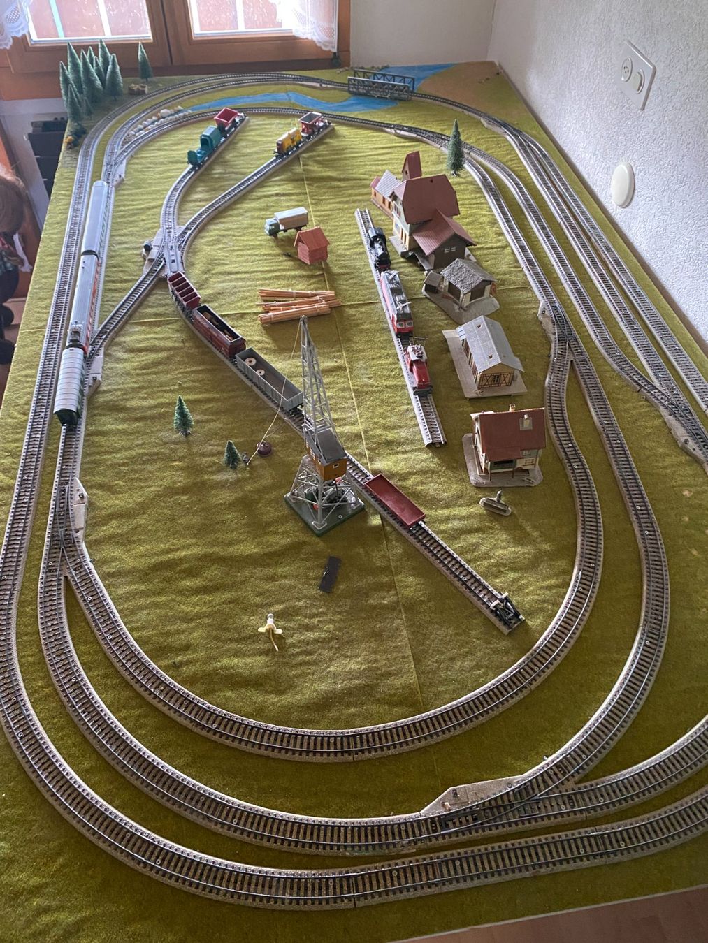 Märklin Modellini di ferrovie: Märklin Modelleisenbahn-Anlage, – Usato da Horriwil venduto da hmi_27t5