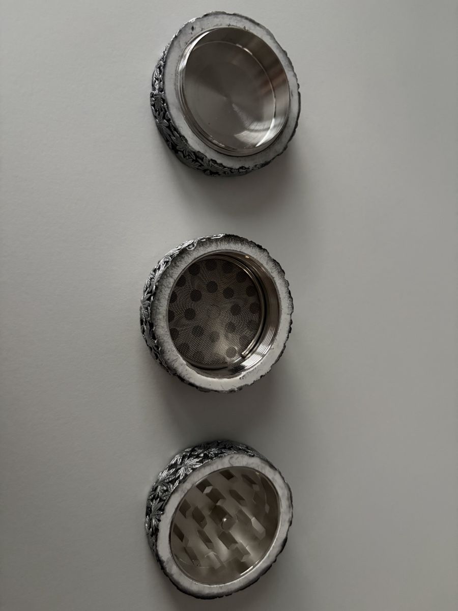 Elettrodomestici da cucina: Kräutermühle mit Hanfblatt-Design, Metall magnetisch – Nuovo (secondo la descrizione) da Galgenen venduto da Miachelle 2