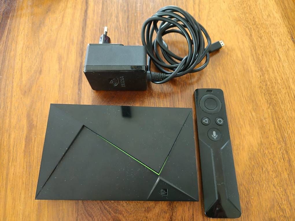 Tablettes PC: NVIDIA Shield Mega-Bundle: Shield TV (2017)+Tablet K1+Joypad – D'occasion à Ebikon par swi_j5cw 2
