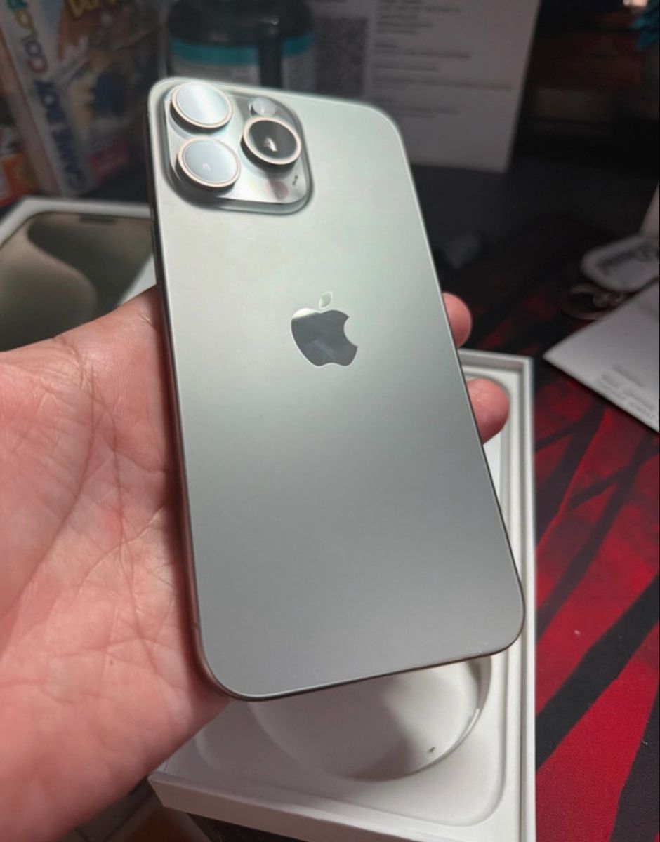 Apple Portables: Iphone 15 Pro Max 256G – D'occasion à Thônex par Mr_xxv