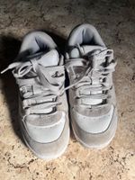 Fila Sneaker grau mit weissem Einsatz, Gr. 37