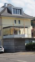 Sitzplatzüberdachung Glas/Metall mit Sonnen- und Windschutz