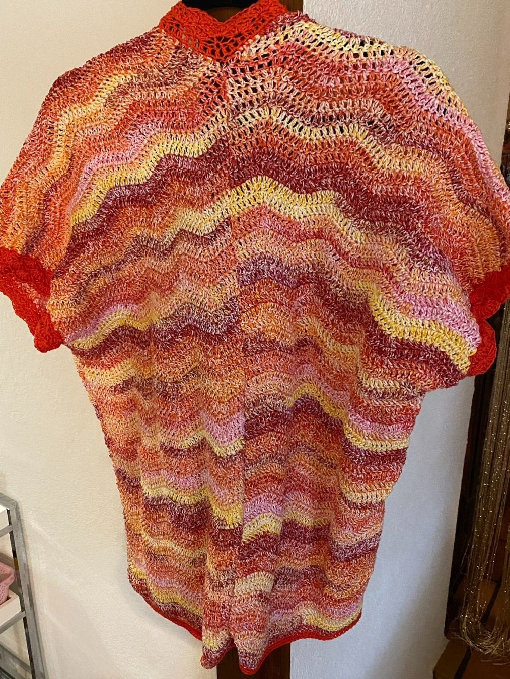 Jacken: STRICKJACKE -EINZELSTÜCK,HANDGEMACHT-ROT,ORANGE-YELLOW – Neu und originalverpackt aus Meienried von ManuelaBoutique 4