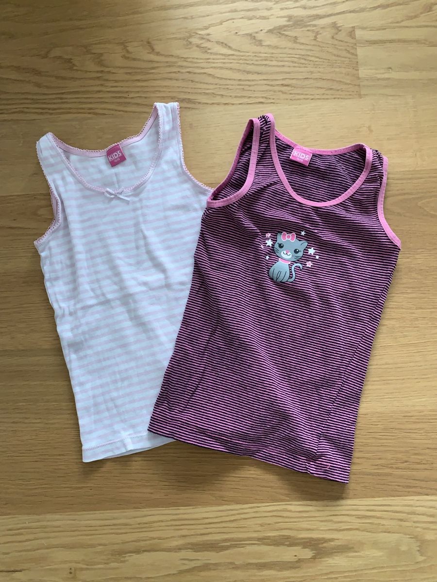 Sous-vêtements: Unterhemden Gr. 110/116 Kids – D'occasion à Dinhard par PS83