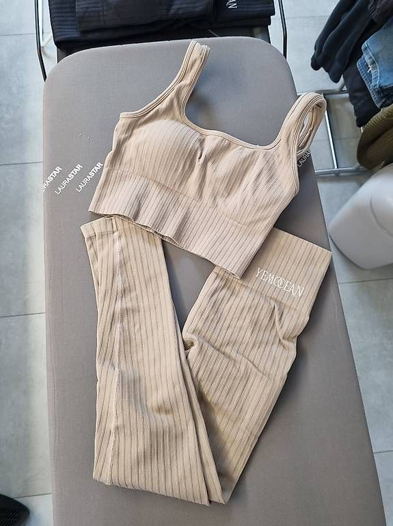 Leggings: Leggins  – Usato da Grosswangen venduto da _Ra 1