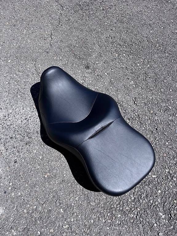 Alle Motorradersatzteile: Selle confort Harley Davidson – Gebraucht aus Châtel-St-Denis von dom08