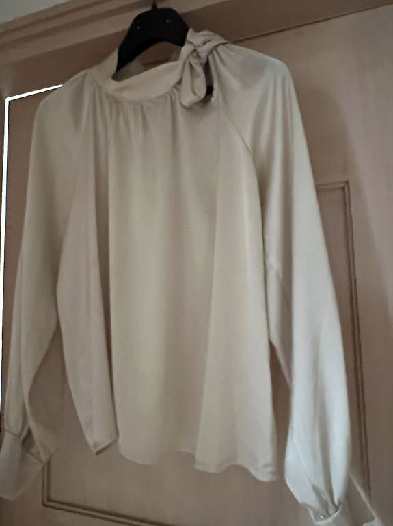 Blusen: Satinbluse crème – Gebraucht aus Minusio von Hefrie52 3