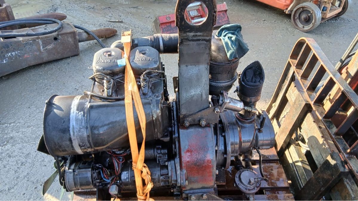 Deutz Motori: Deutz Motor 2 Zylinder – Usato da Niederbipp venduto da baggerch 2