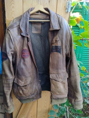 Veste de moto en cuir. Taille XXL 